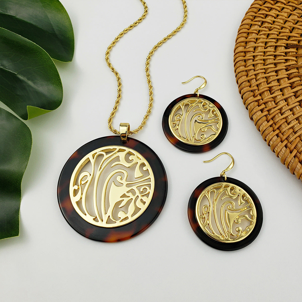 Conjunto de joyería de aretes de perlas con incrustaciones de flores grandes de acrílico al por mayor